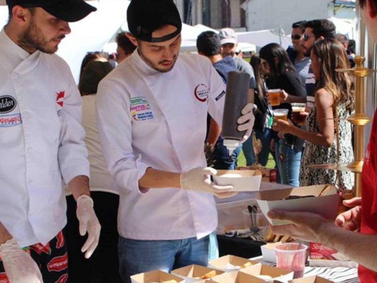 A disfrutar de la buena mesa para apoyar una causa social
