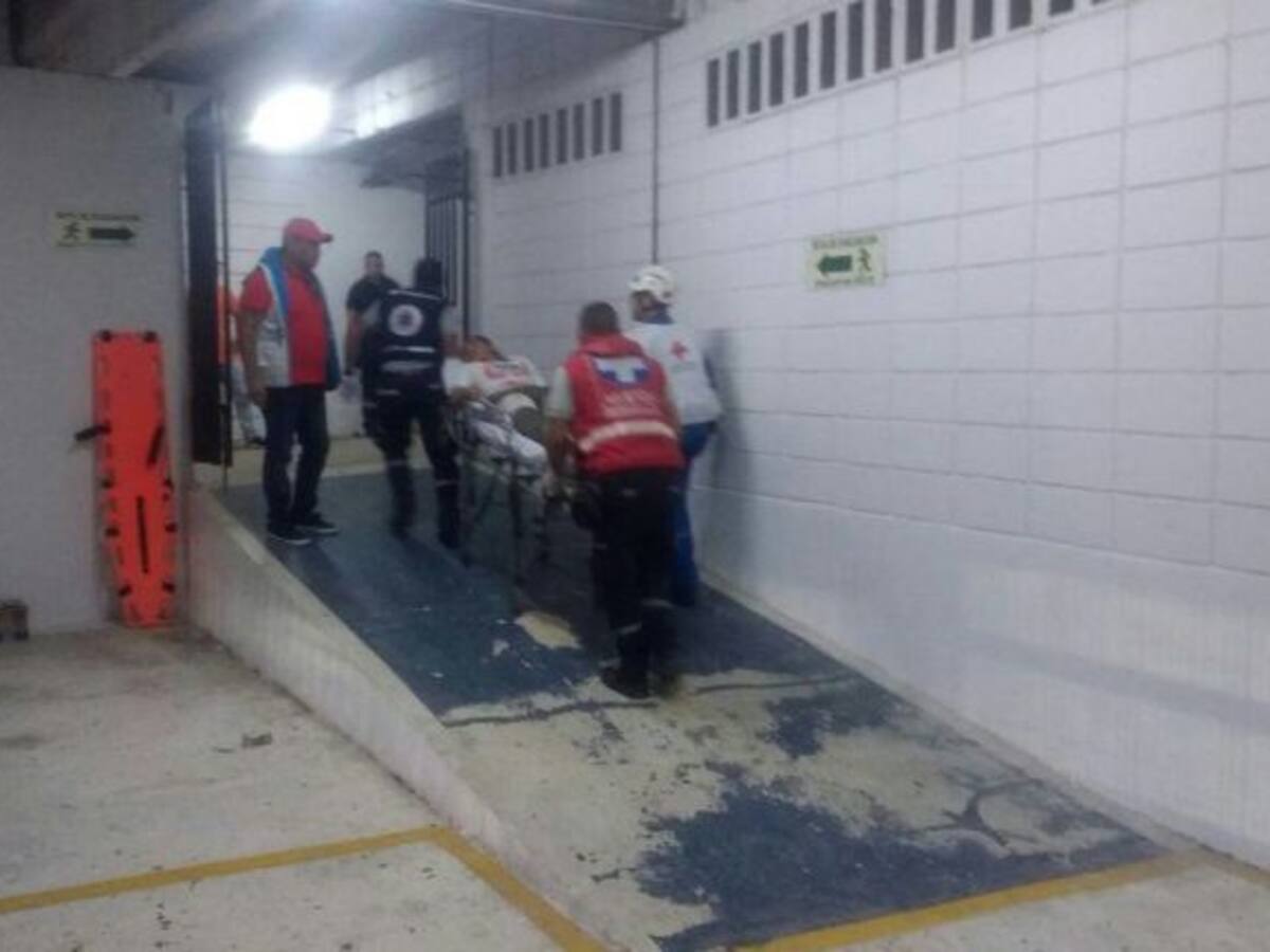 16 heridos al volcarse un bus en la carretera Oriental