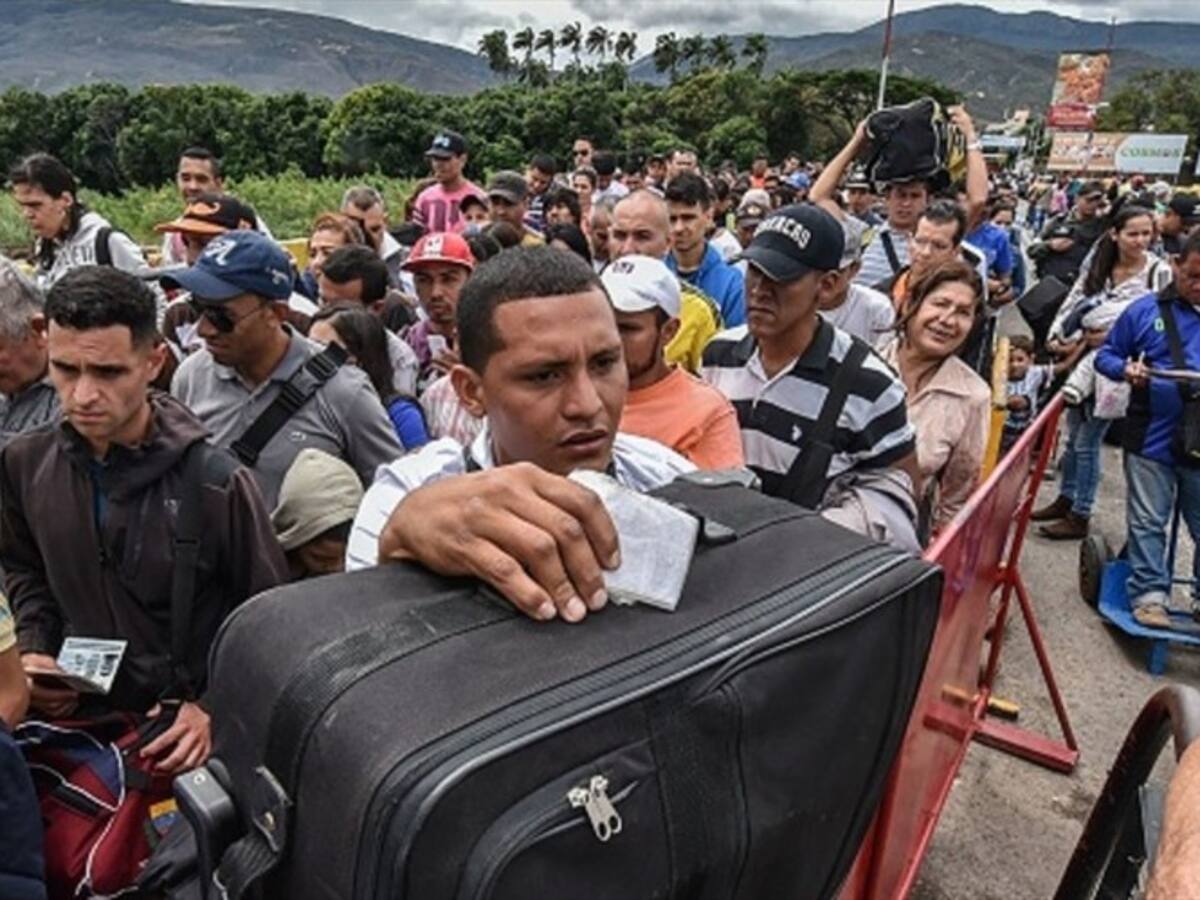 Al menos 200 mil colombianos habrían retornado de Venezuela: Felipe Muñoz