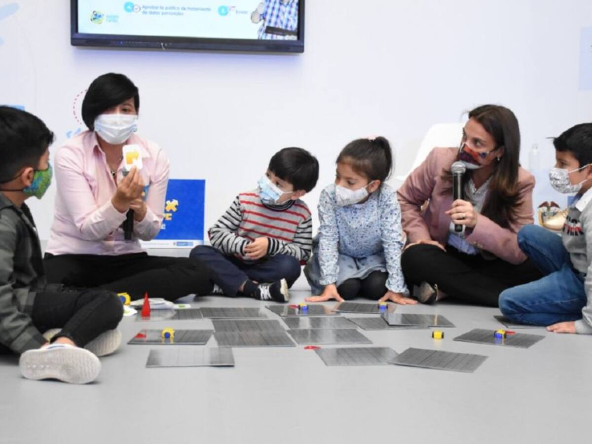 360 docentes de Bolívar aprenderán pensamiento computacional desconectado