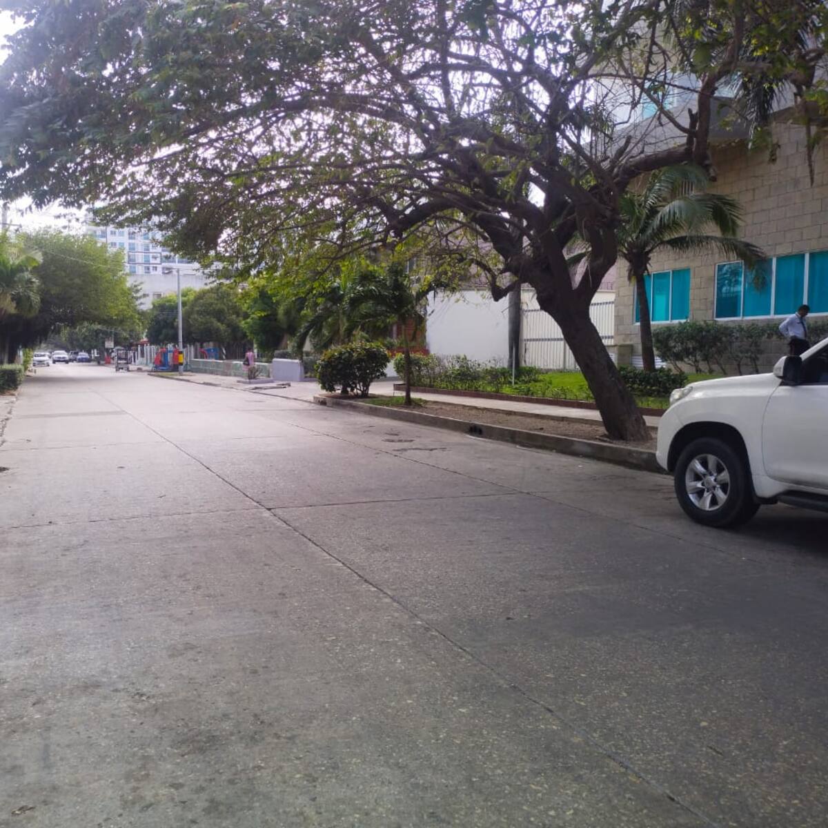 Denuncian que conductores de Indrive están tomando las calles de Crespo como parqueaderos