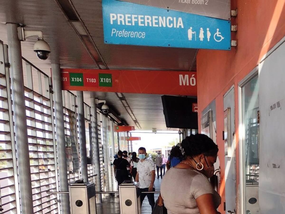 Falta de iluminación en estaciones de Transcaribe es por robo de cables