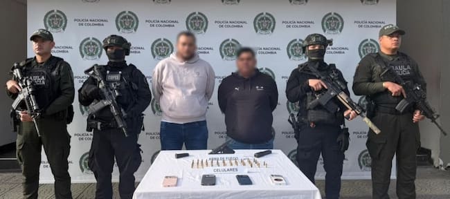 Alias 'Coty' y alias 'El Patón', presuntos cabecillas del 'Tren de Aragua' capturados por las autoridades en Manizales. Foto: Policía Metropolitana de Manizales.