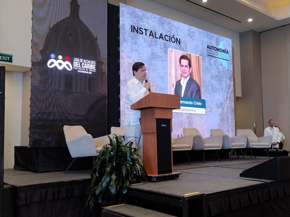 Proyecto de ley de competencias se presentaría el 20 de Julio: exministro Cristo