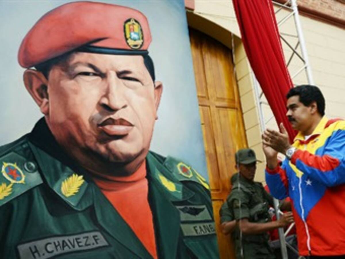 Te voy a derrotar pelucón, a nombre de Chávez: Maduro a Capriles