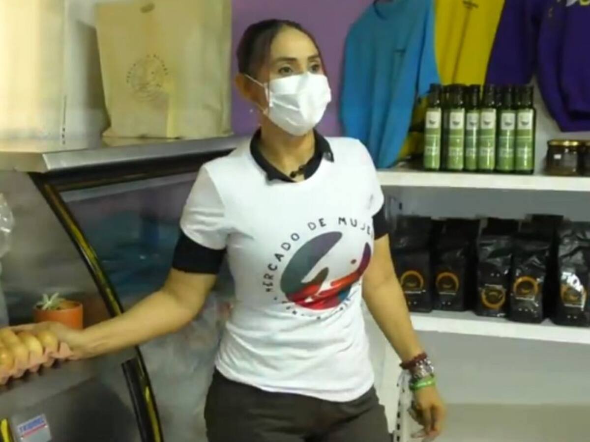 Excombatientes en Medellín lanzan proyecto productivo "Mercado de Mujeres"