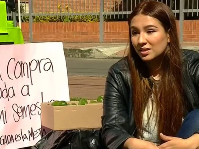 Michelle Polanco vende aguacates para pagar su carrera universitaria