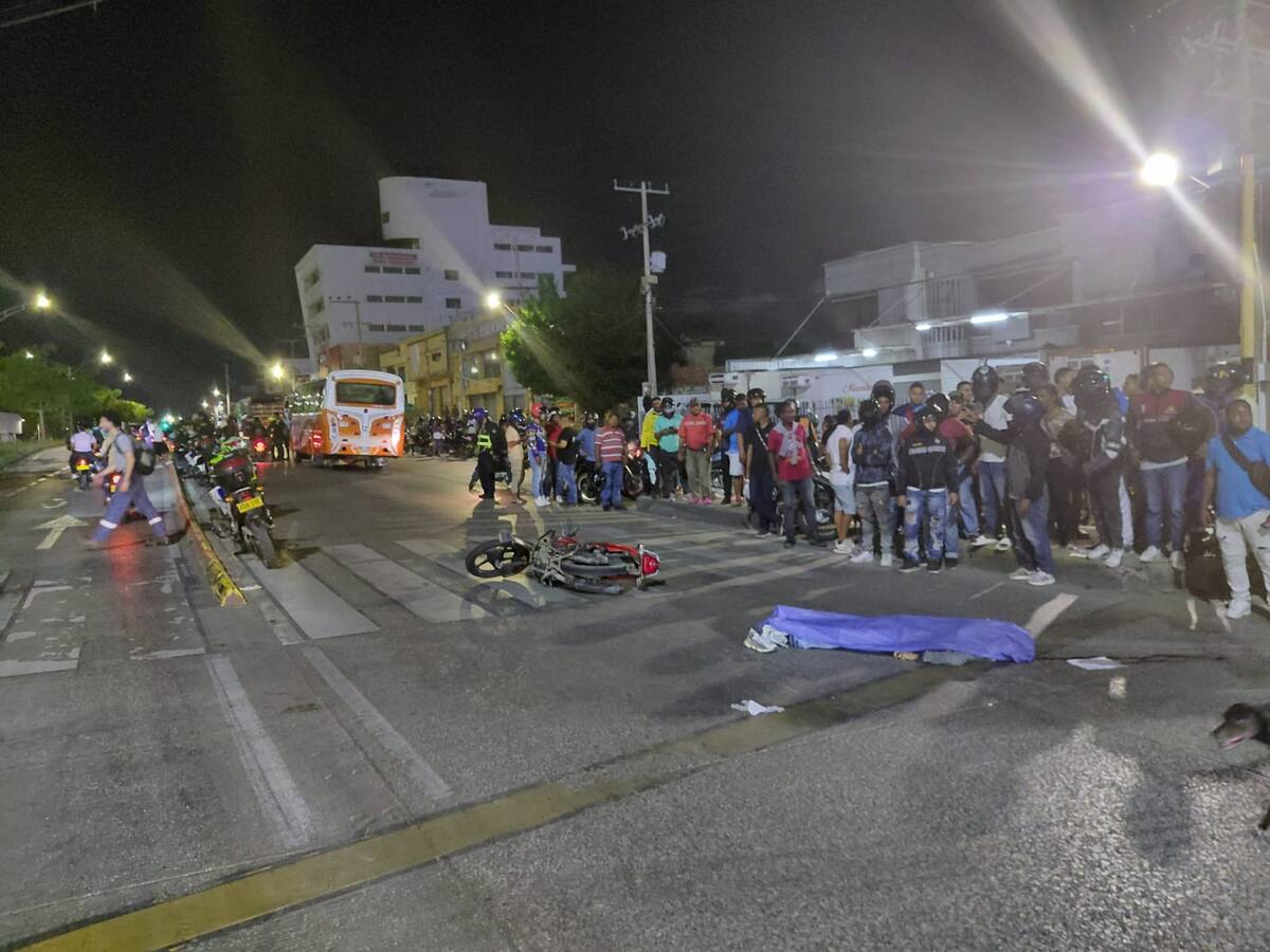 Murió motociclista tras ser arrollado por una buseta en la glorieta de Bazurto