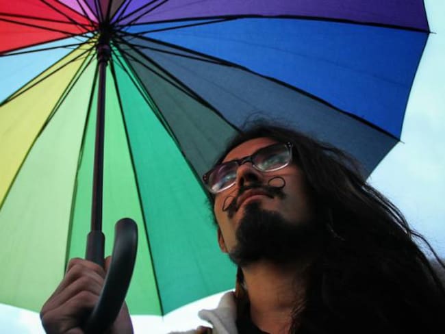 Empleados no pueden ser obligados a usar uniformes contrarios a su género