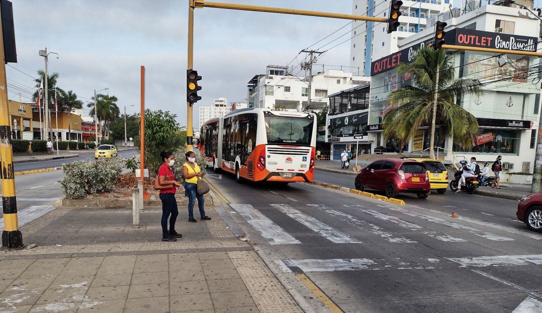 Se mejoran las frecuencias y se reducen los tiempos de espera en varias de las rutas con mayor demanda del sistema