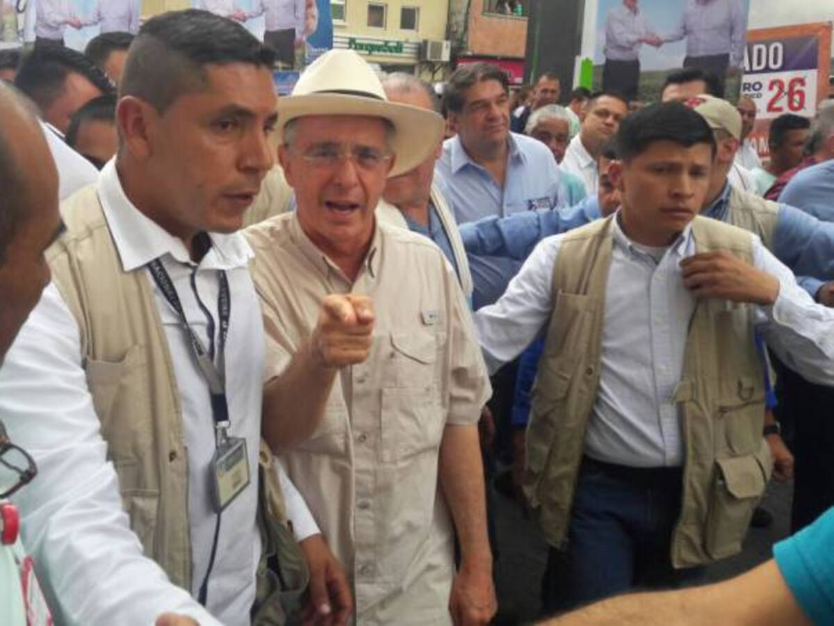 Evitemos ser una segunda Venezuela: senador Álvaro Uribe Vélez
