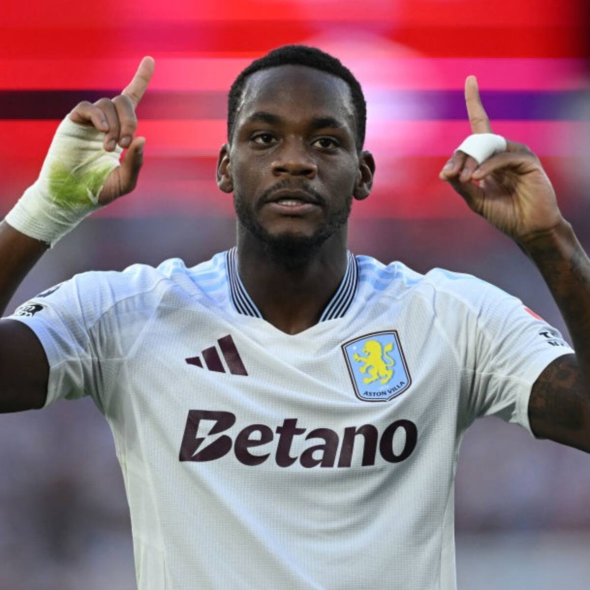 Jhon Durán y un increíble registro histórico en Premier League: supera a Agüero y Henry