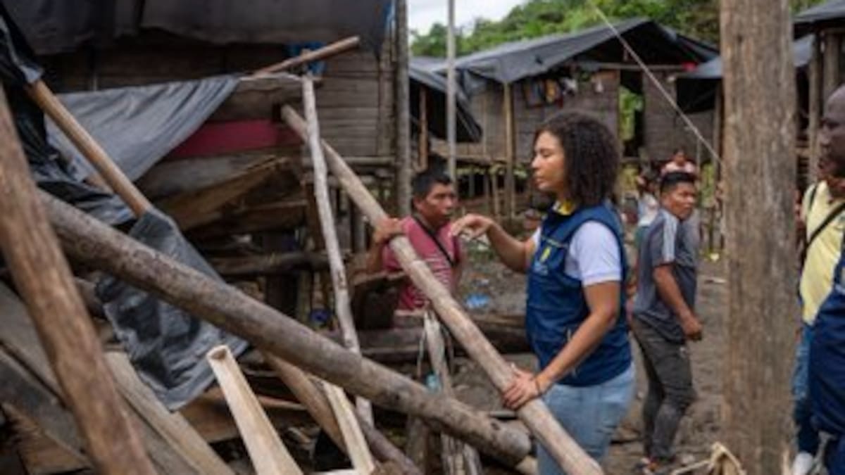 Gobernación del Chocó lleva ayuda helicoportada a mil familias afectadas por las lluvias en Bagadó
