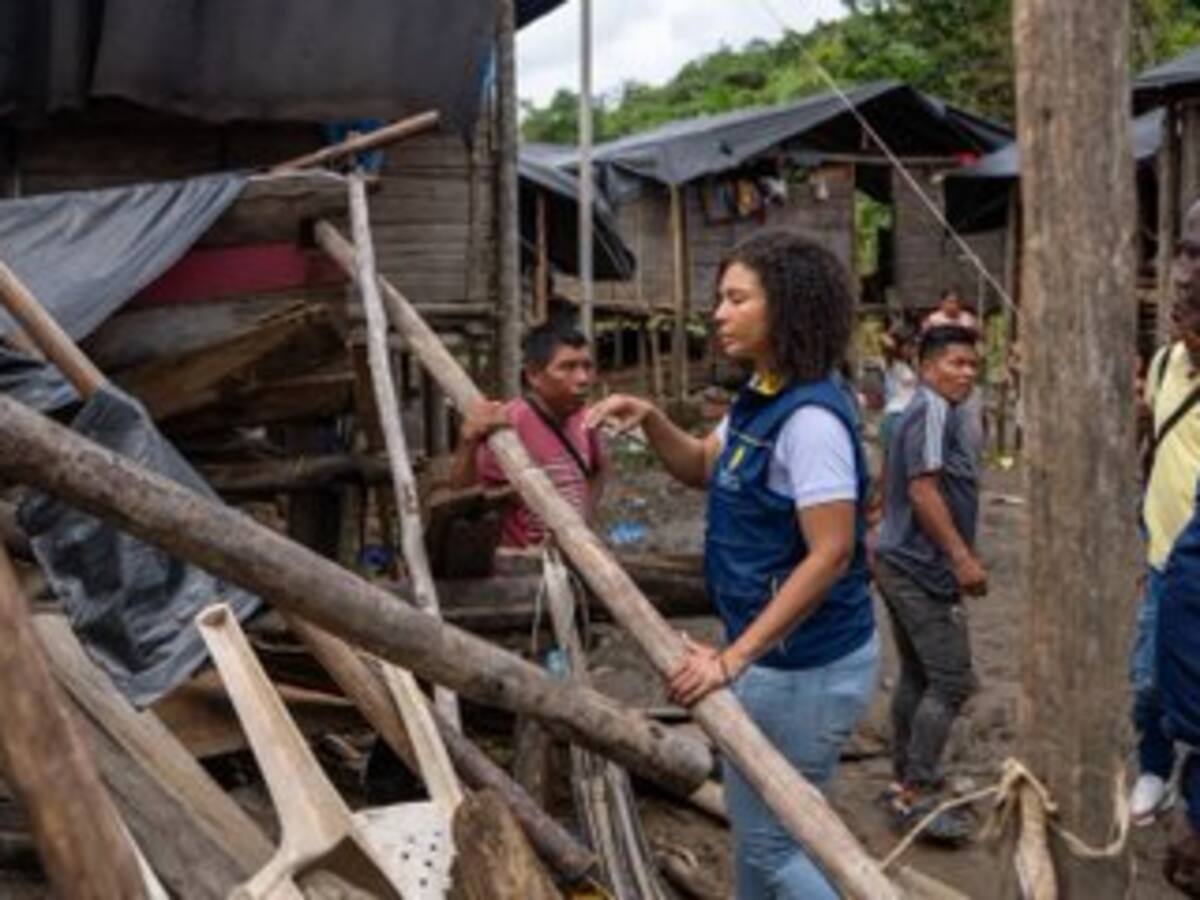 Gobernación del Chocó lleva ayuda helicoportada a mil familias afectadas por las lluvias en Bagadó