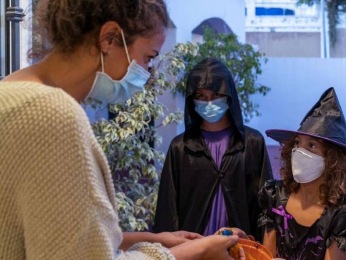 Médicos recomiendan Toque de Queda para Halloween