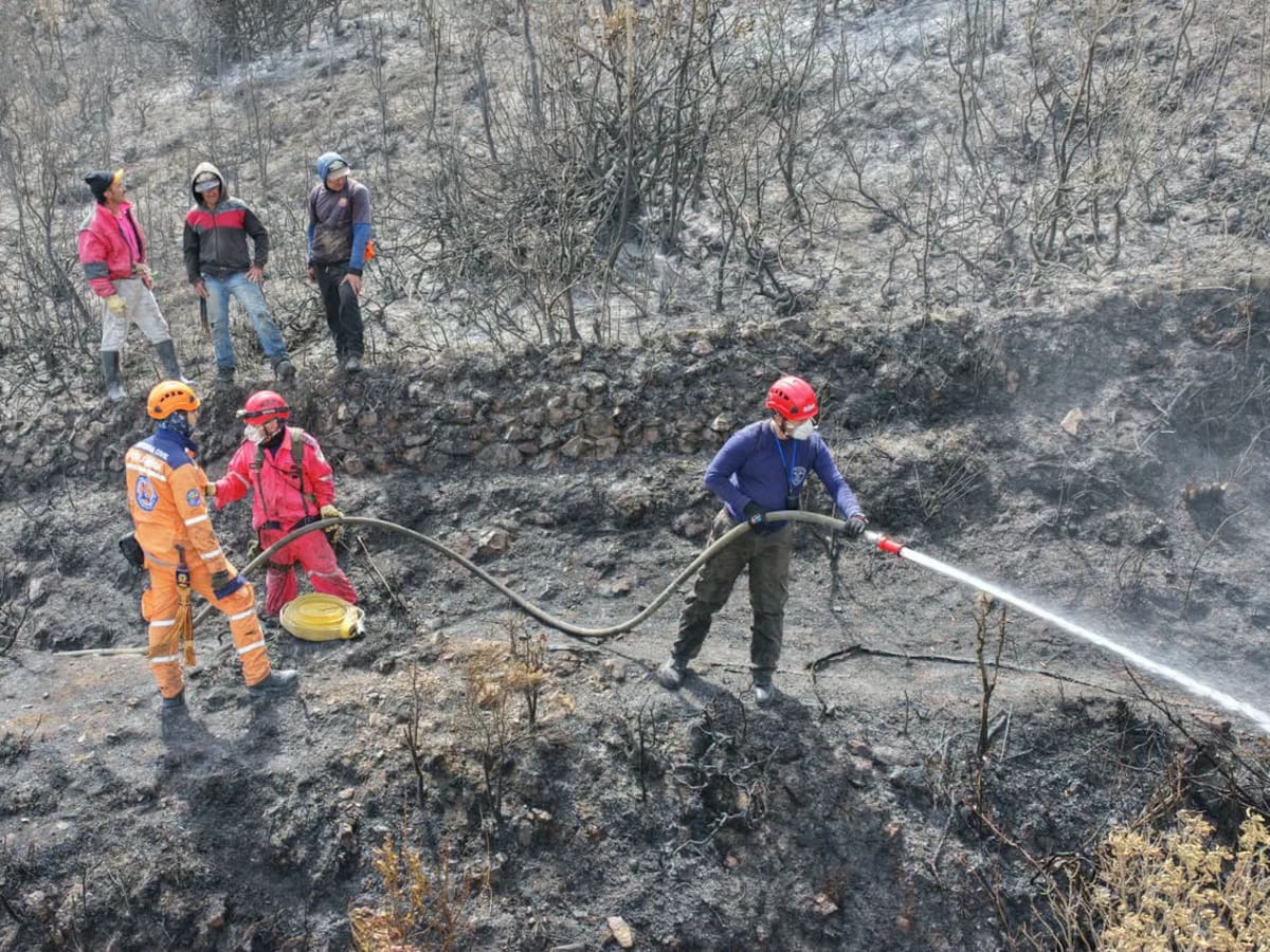 Incendio forestal preocupa en Berlín, Santander, por sequía y disminución de fuentes de agua