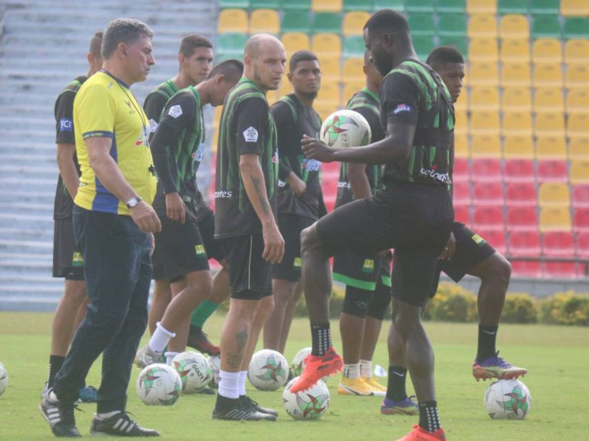 Luis Fernando Suárez: “A mí me gustan los árbitros en Colombia”