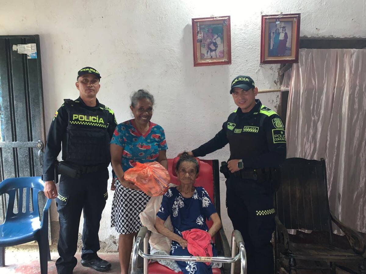 Policía Nacional entregó ayudas humanitarias a familias vulnerables en María La Baja, Bolívar