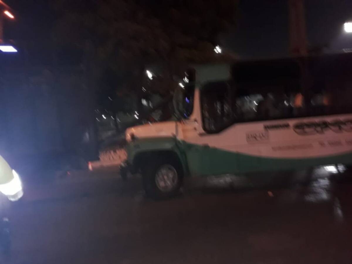 Murió carabinero embestido por un bus en cercanías al estadio de béisbol