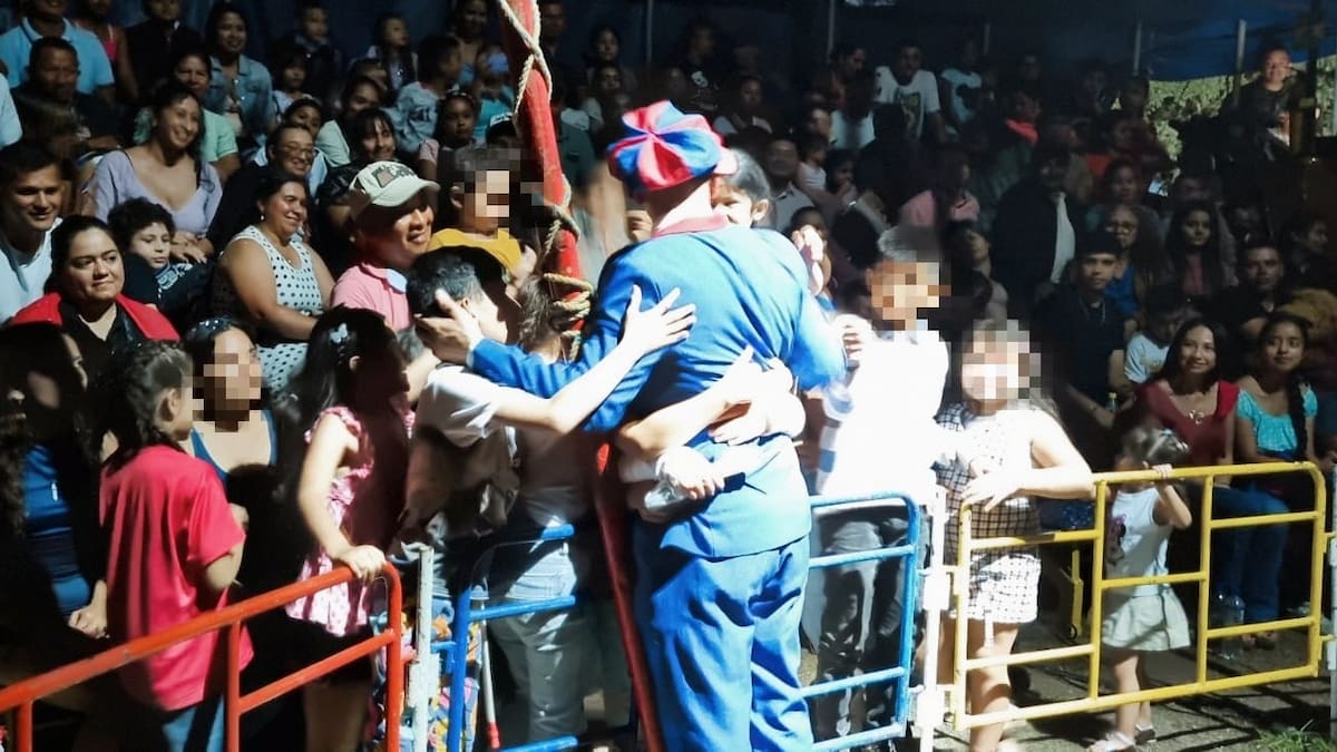 Llego la navidad para los niños del municipio de Pitalito, gracias al circo Colombia No 5