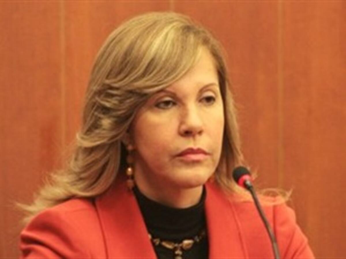 Renunció Dilian Francisca Toro a su investidura de congresista