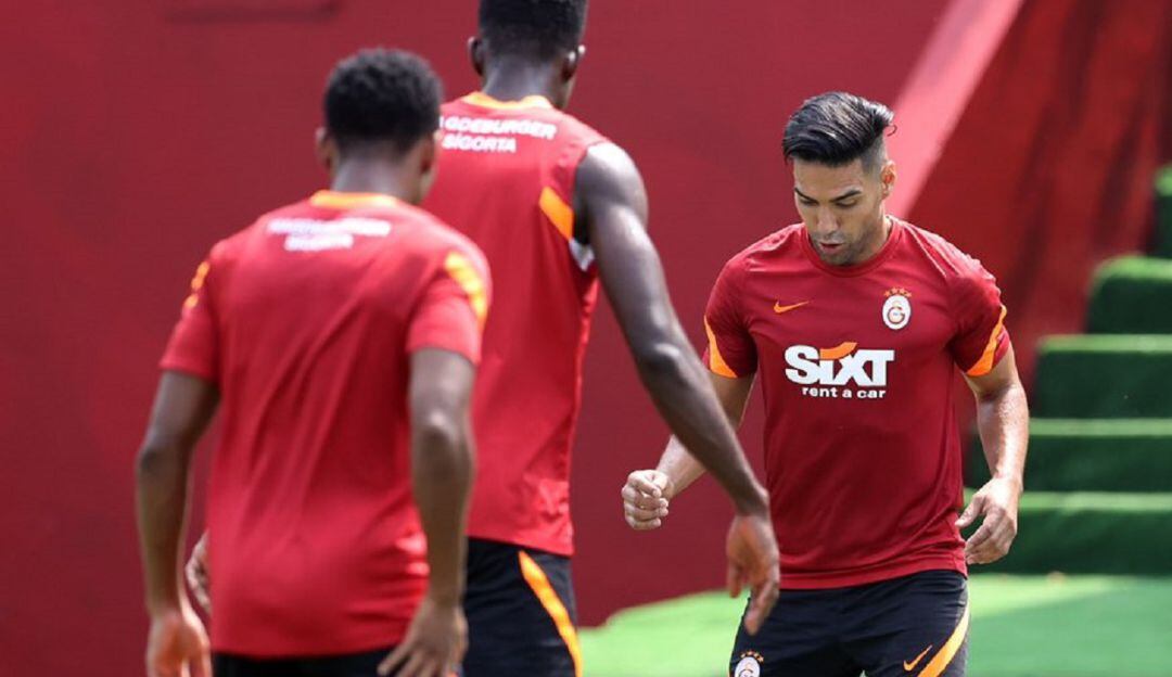 Falcao en su regreso a los entrenamientos con el Galatasaray.