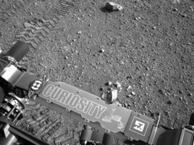 El Curiosity y su primer mes dejando huellas en Marte