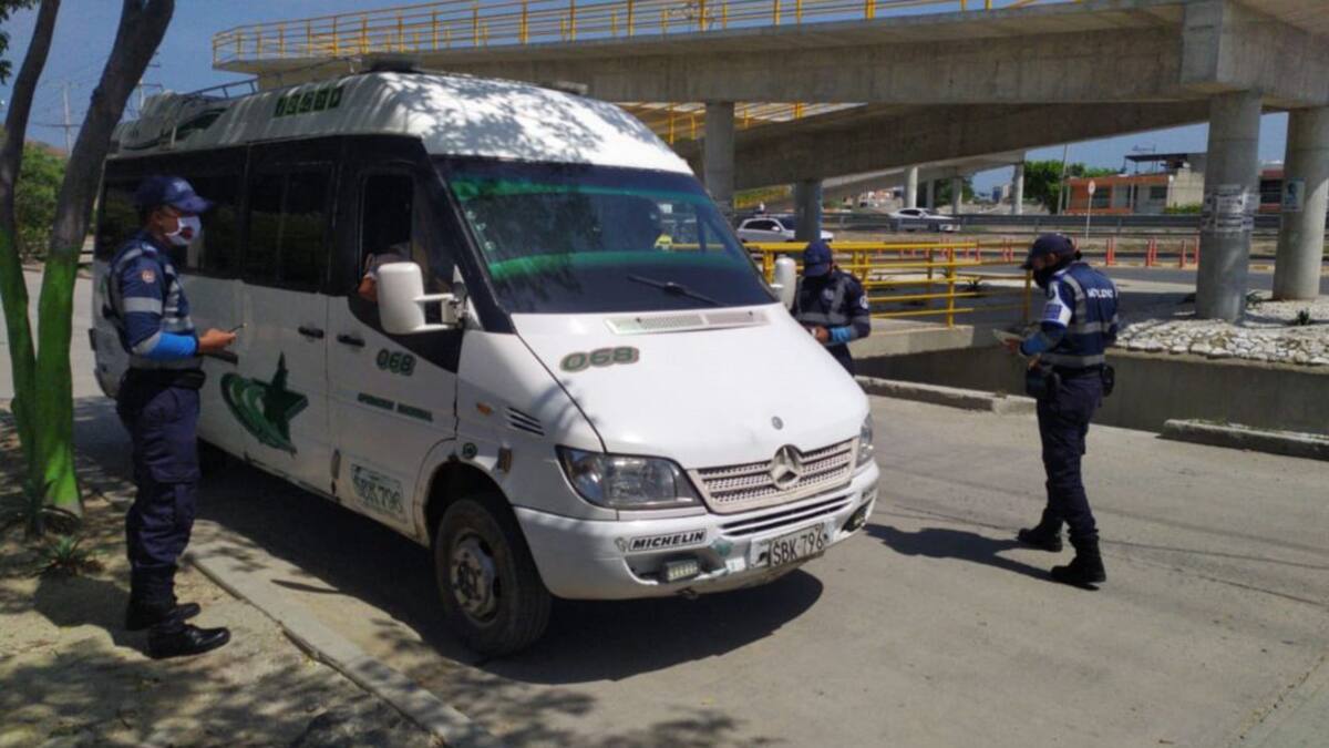 Autoridades ‘frenan’ el servicio ilegal de buses en el Magdalena