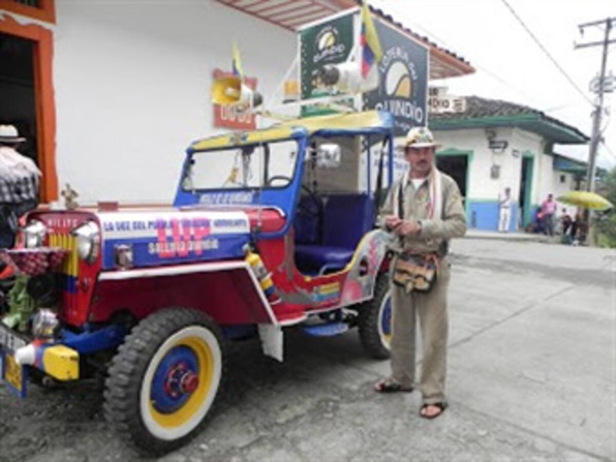 Embajador del Paisaje Cultural Cafetero en el Quindío, tiene emisora ambulante en un jeep