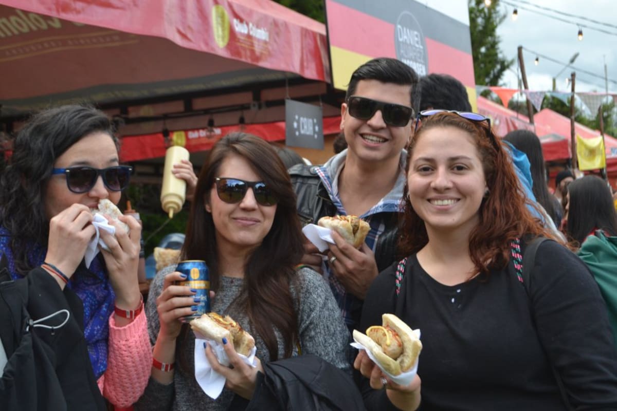 El evento emula la celebración alemana del Oktoberfest, un mes dedicado a beber cerveza y comer salchichas tradicionales del país.
