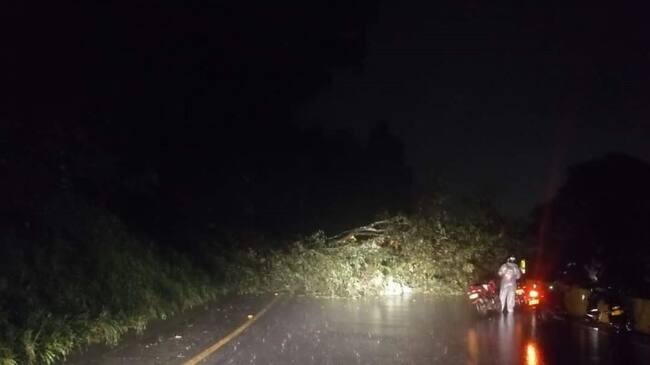 Derrumbes vía a la Línea