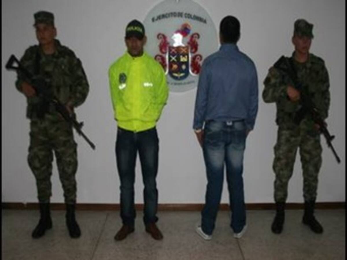 Capturan presunto Urabeño cuando pretendía renovar salvoconducto de su arma