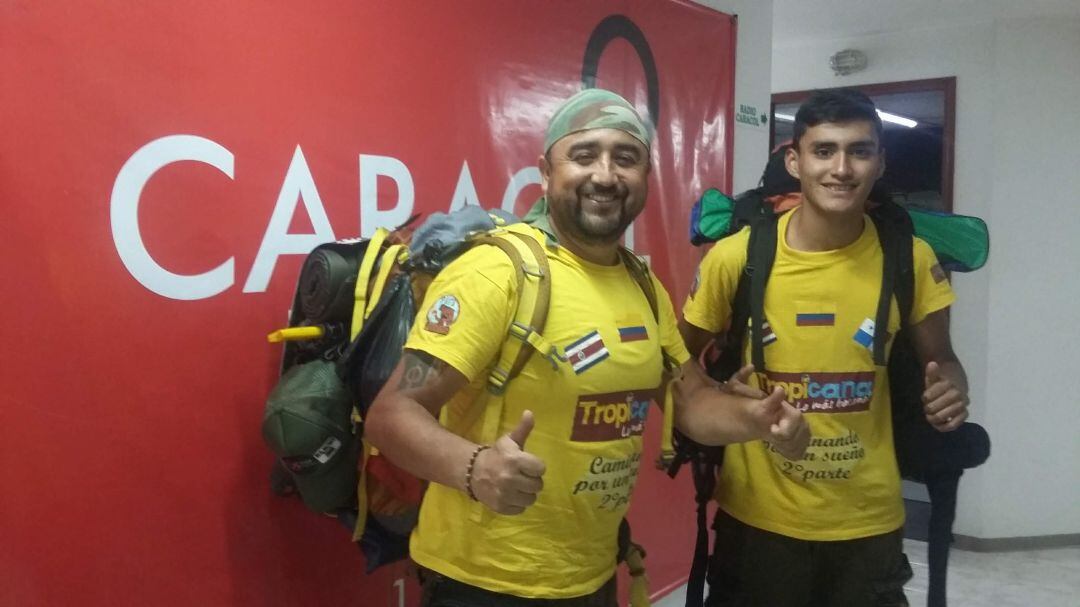 Caminan por los animales abandonados de Pasto