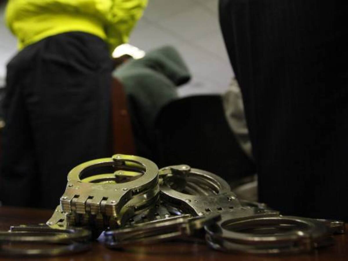 Capturan dos presuntos responsables de lanzarle ácido a una estudiante en Bogotá