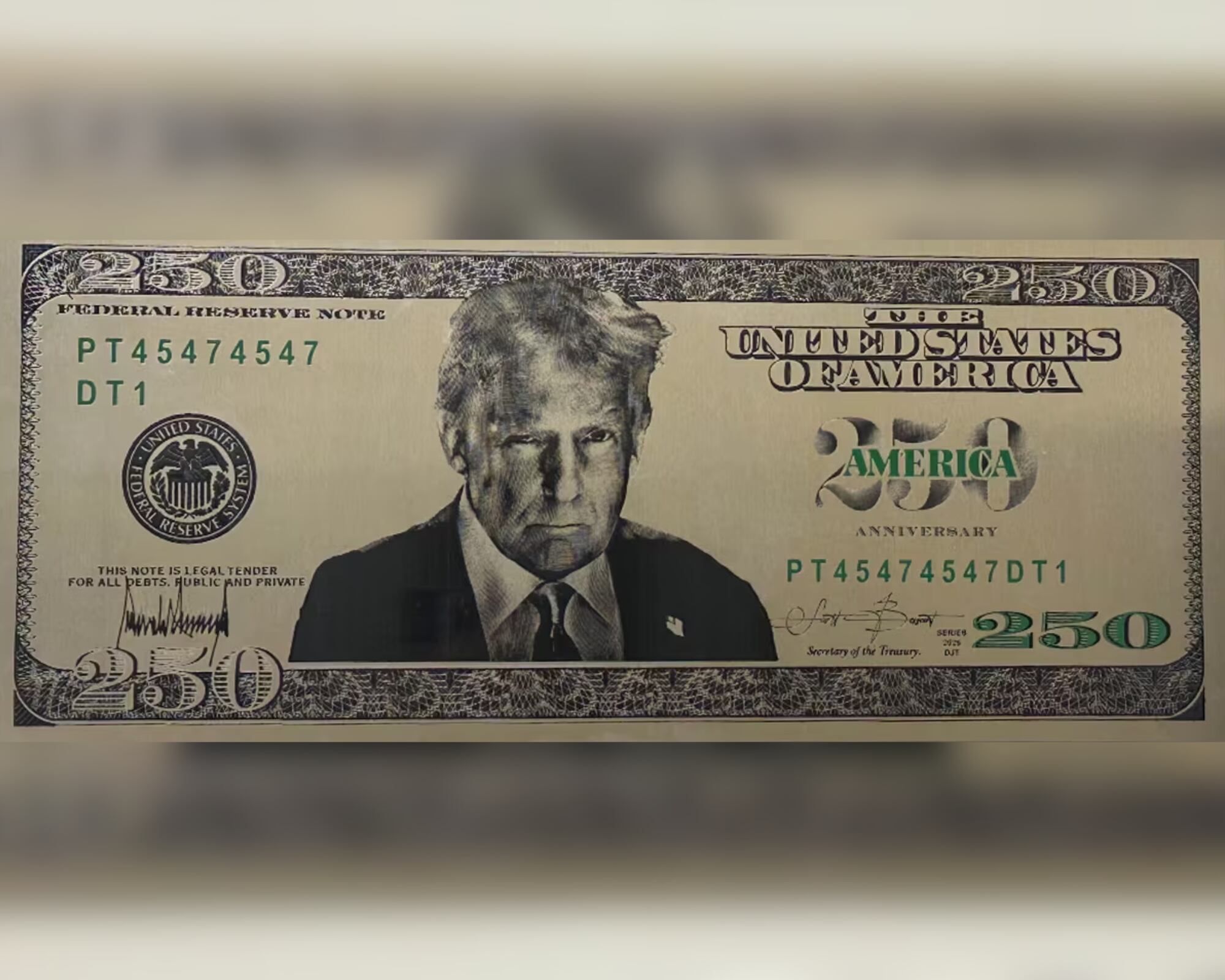 El Washington Post reveló que dos funcionarios del Departamento del Tesoro han insistido en preparar el lanzamiento de los billetes de 250 dólares con el retrato del mandatario.
(Foto:  Cortesía Washington Post )