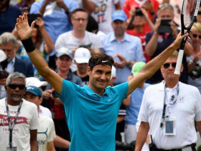 Federer es nuevo número uno del mundo tras conquistar el ATP en Stuttgart