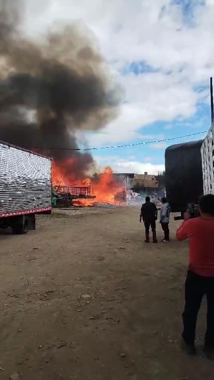Incendio en Mosquera fue liquidado por bomberos.