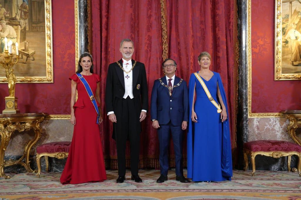 Reina Letizia, rey Felipe VI, presidente Gustavo Petro y primera dama, Verónica Alcocer | Foto: W Radio