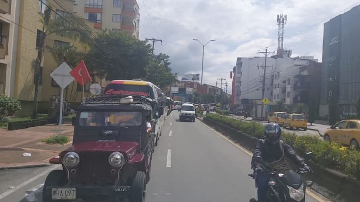 Caravana de conductores de buses intermunicipal en Armenia
