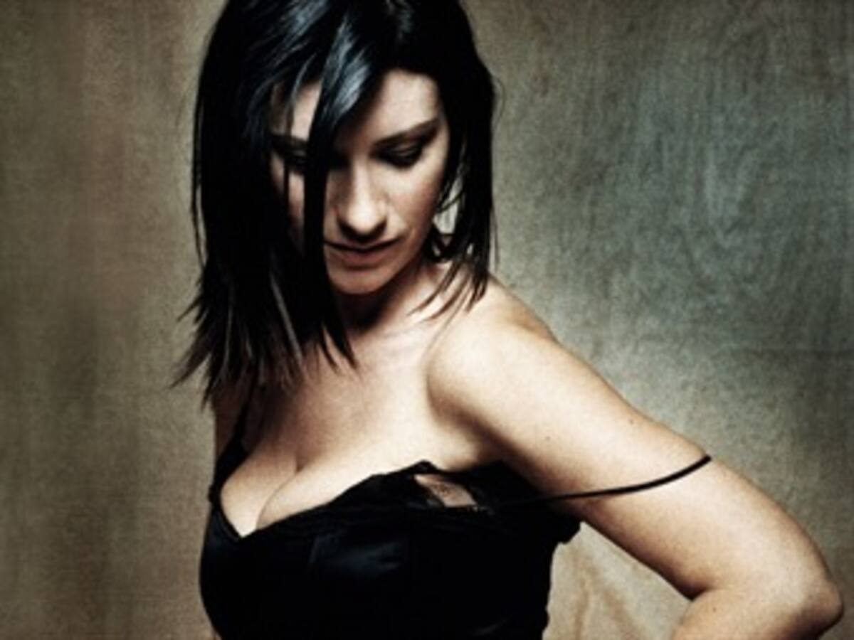 Laura Pausini, 20 años de "La soledad": "Me sigue emocionando cantarla"