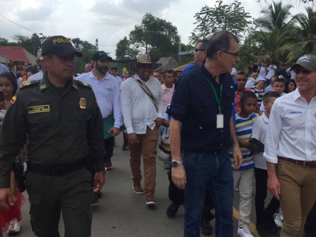 “Vías e inversión espantan la coca y minería ilegal”: Emilio Archila