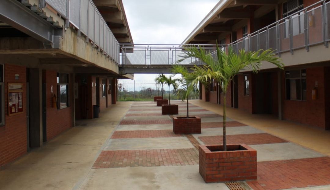 Colegio Comfatolima en el Salado