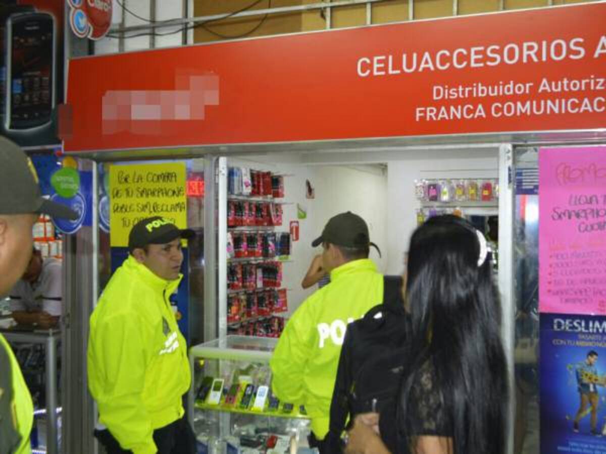En Neiva efectuaron extinción de dominio contra dos locales comerciales por vender celulares robados