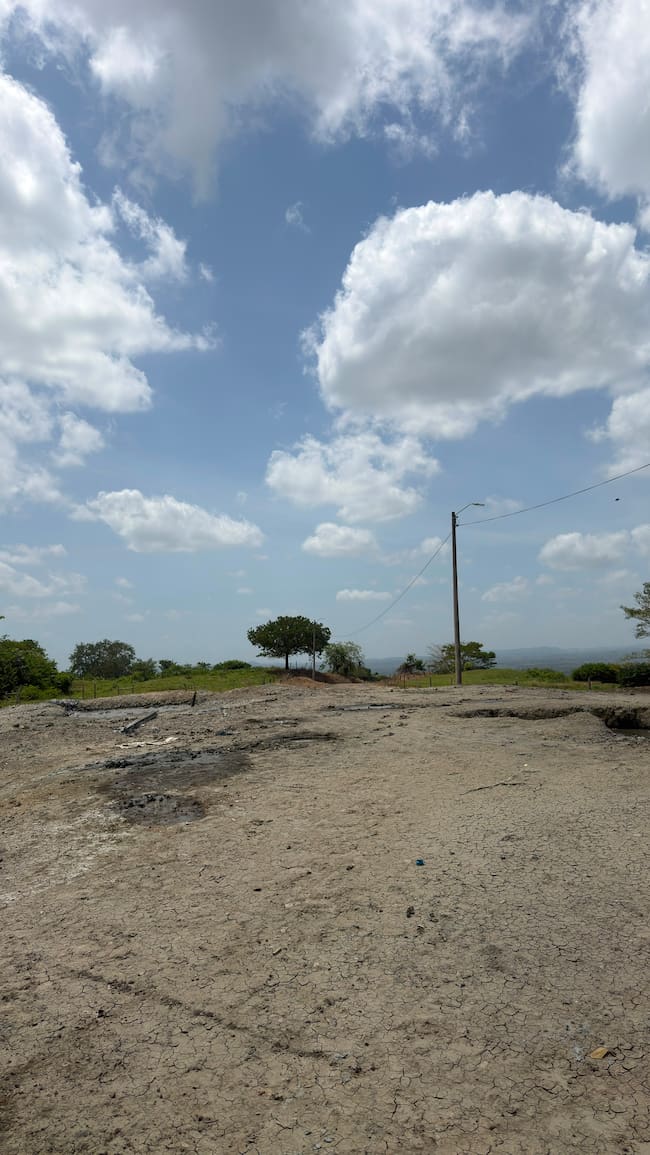 Córdoba: autoridades realizan inspecciones técnicas en volcán de Puerto Escondido tras terremoto. Foto: prensa Alcaldía de Puerto Escondido, Córdoba.