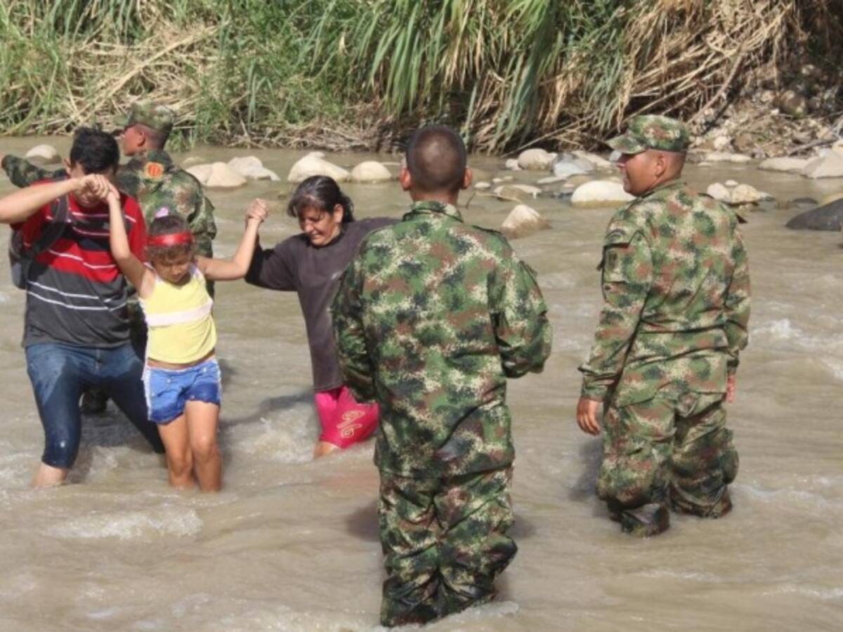 ONU "urge" garantizar reunificación familiar de colombianos deportados
