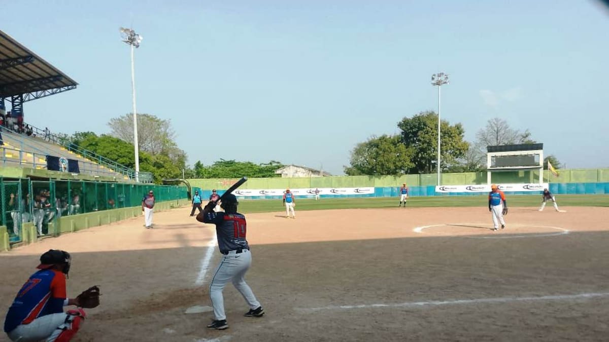 Gaviotas Chiquinquirá, pegó primero en la final del campeonato de Softbol “Juega por tu Barrio”