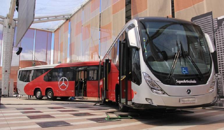 Transmilenio biarticulado para bogotá.