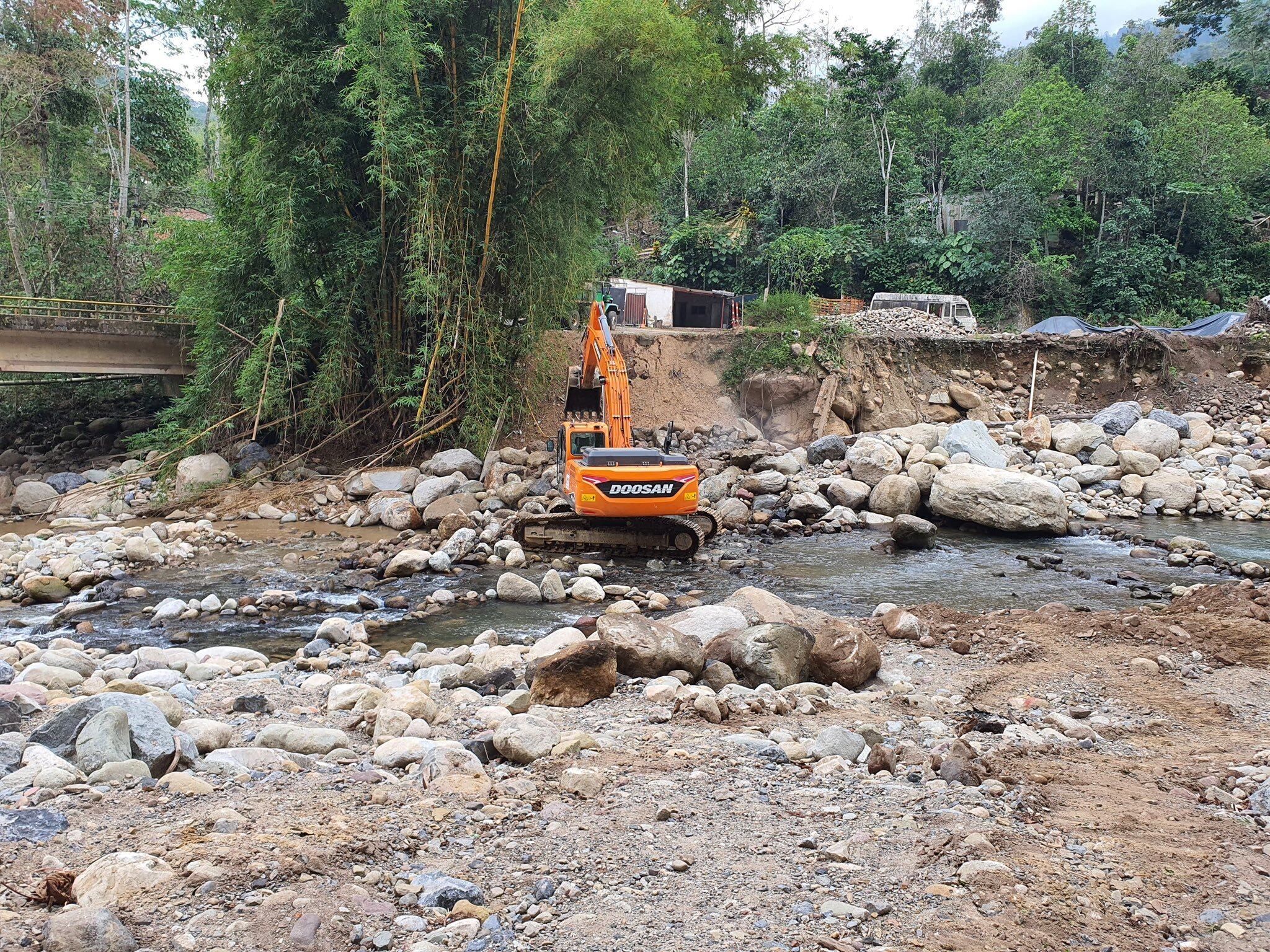 Llegó la maquinaria amarilla de la Ungrd a San Vicente de Chucurí. Foto: UNGRD.