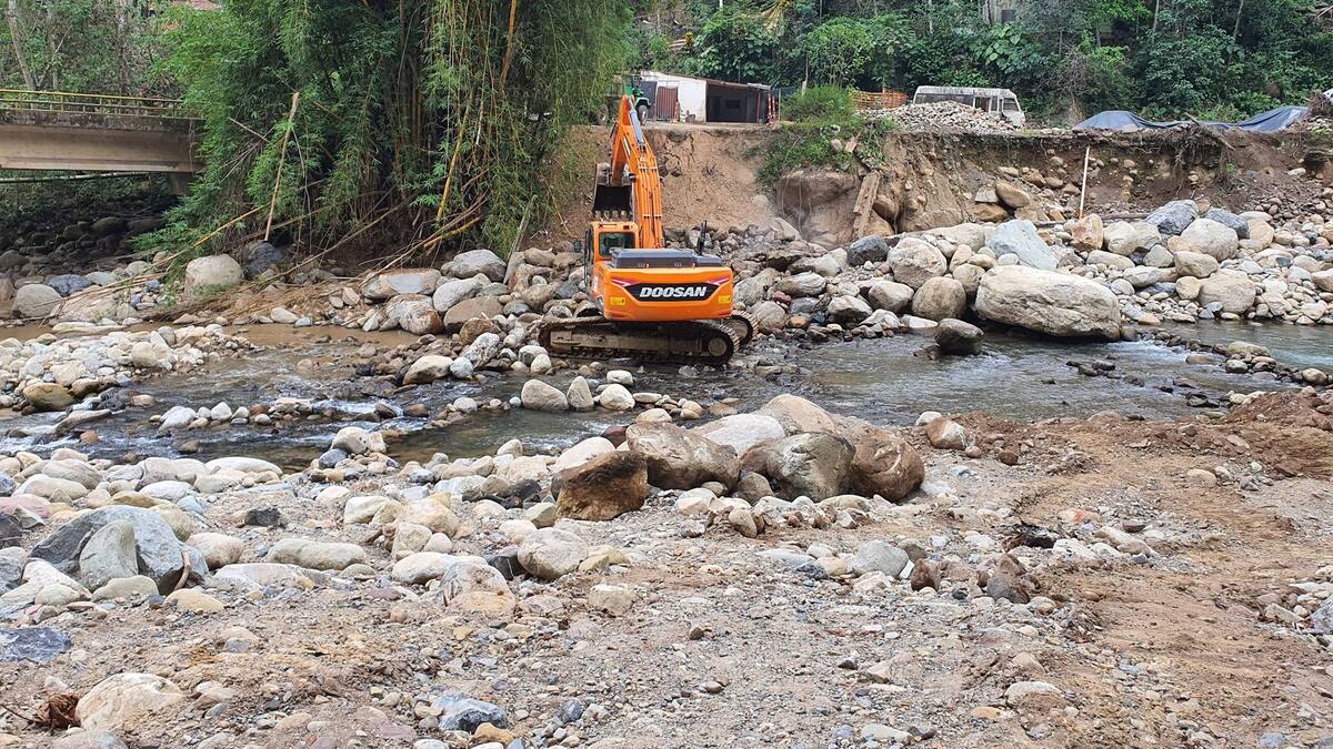 Llegó la maquinaria amarilla de la Ungrd a San Vicente de Chucurí