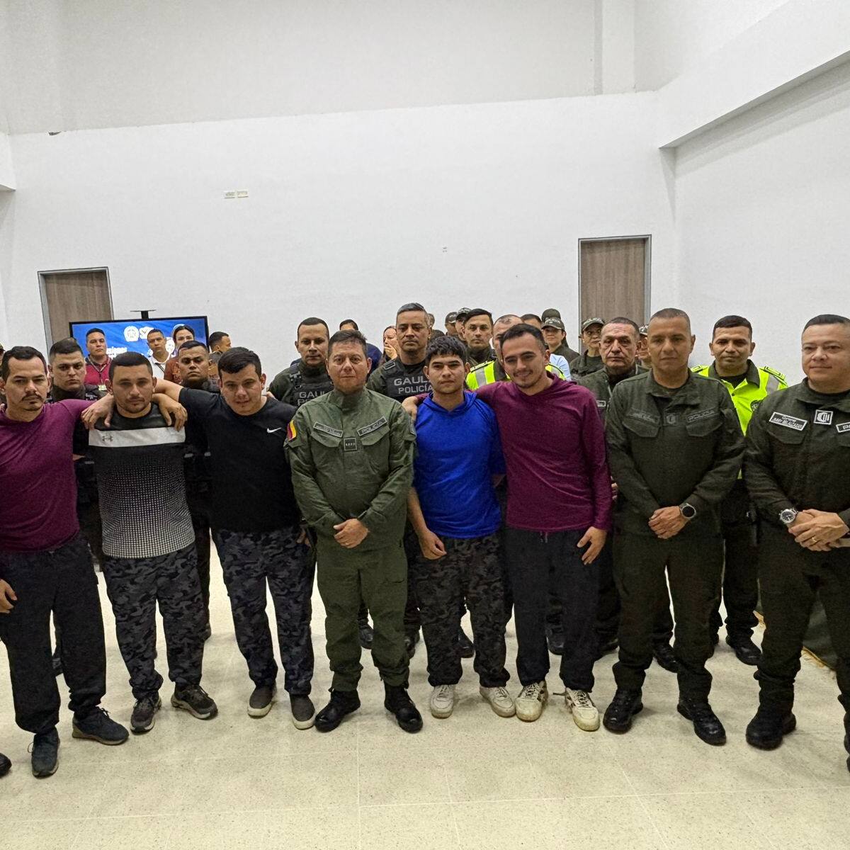 “Gracias a la resiliencia de mi familia”: policía liberado por el ELN en el Catatumbo
